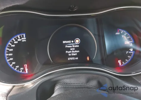 2021 Jeep Grand Cherokee Trackhawk z USA, uszkodzony, nr VIN 1C4RJFN90MC688360